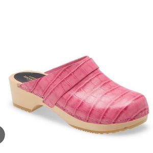 Swedish Hasbeens Pink Crocodile Husband Clogs